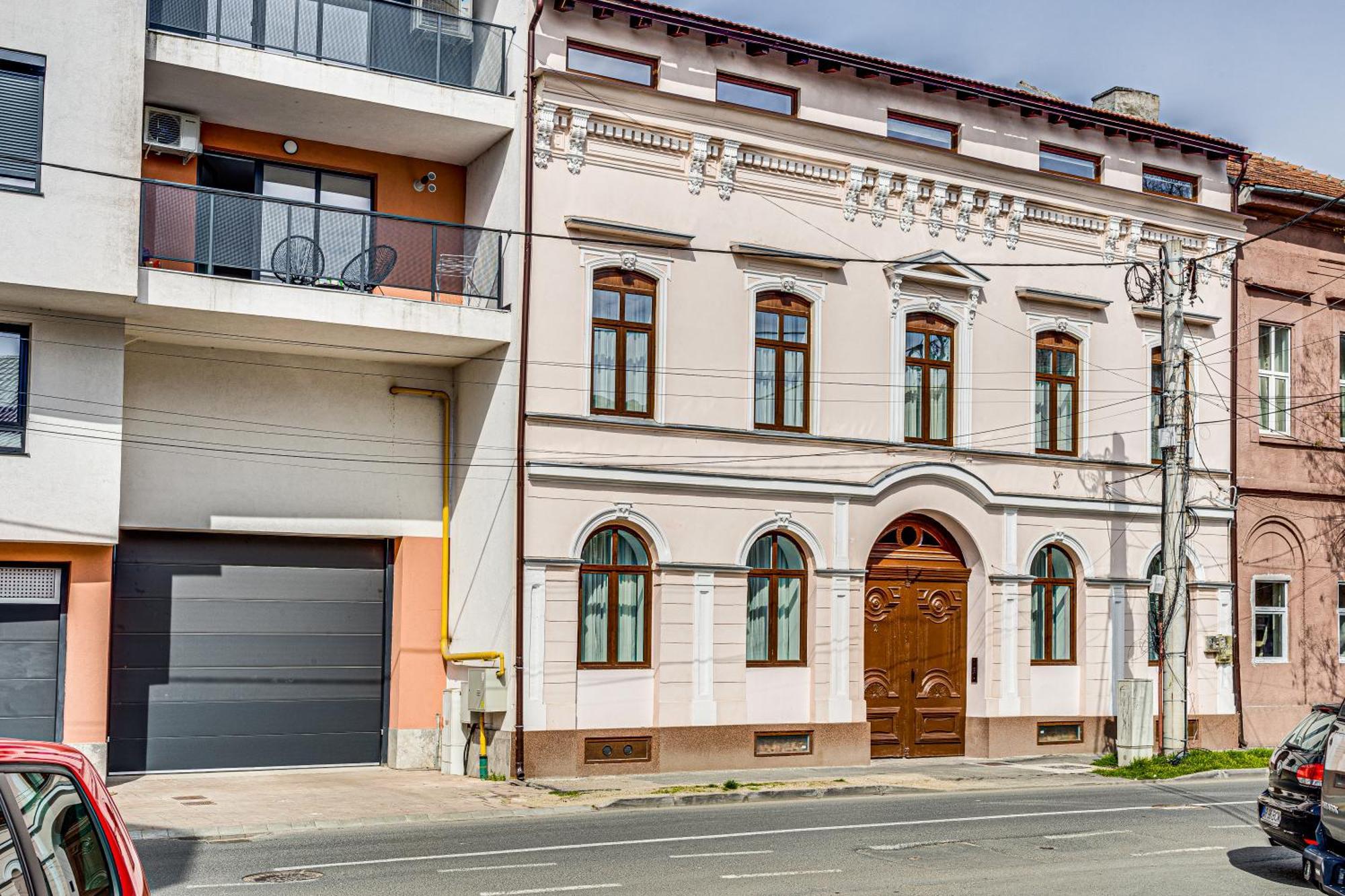Ari Central Grand Apartments - Luxurious Stay Arad Luaran gambar