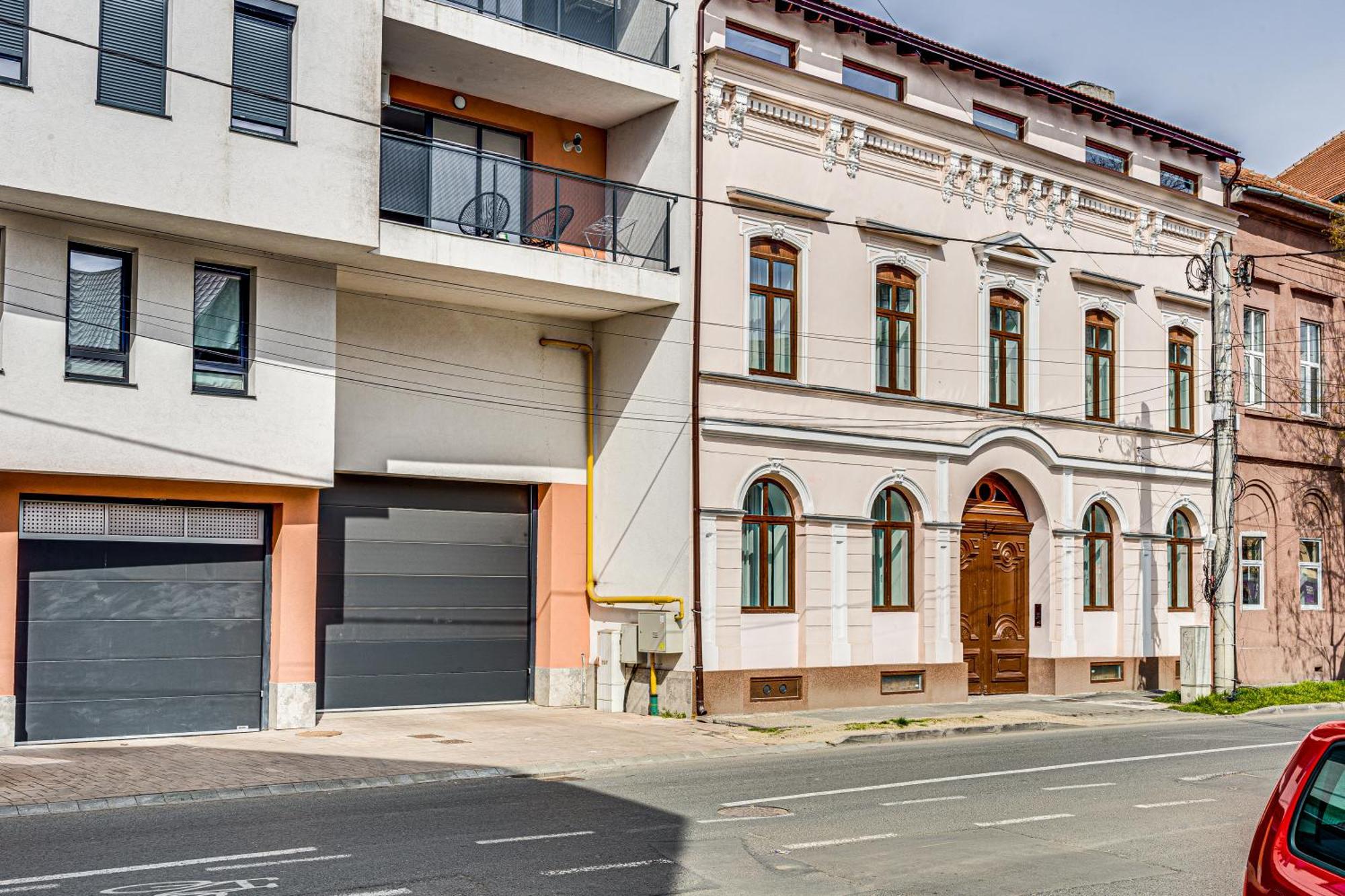 Ari Central Grand Apartments - Luxurious Stay Arad Luaran gambar