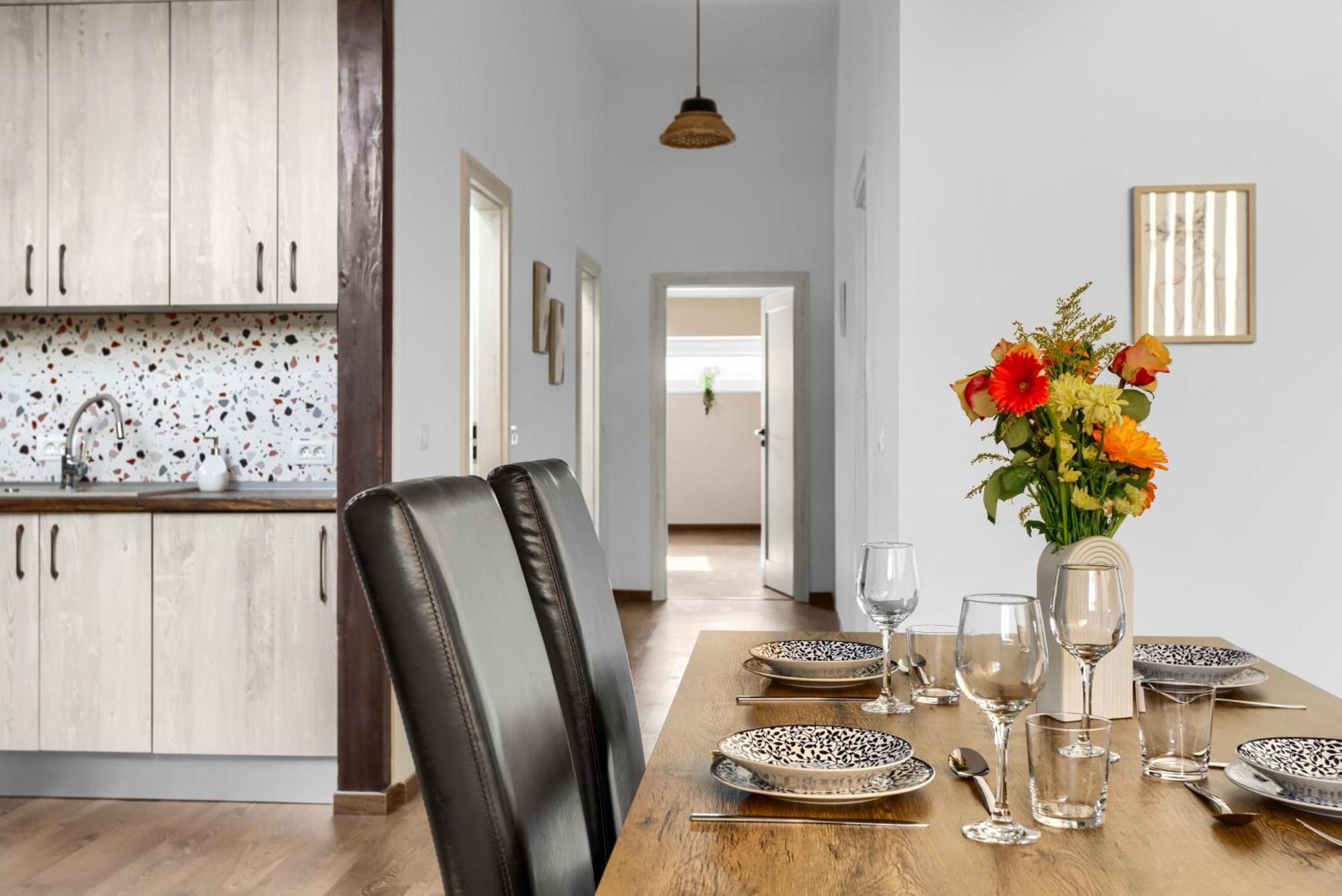 Ari Central Grand Apartments - Luxurious Stay Arad Luaran gambar